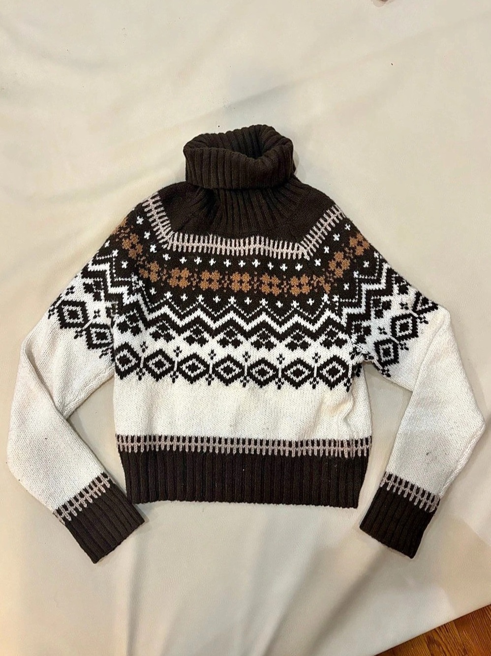 American Eagle Fair Isle Turtleneck Sweater in Brown& White Size Small